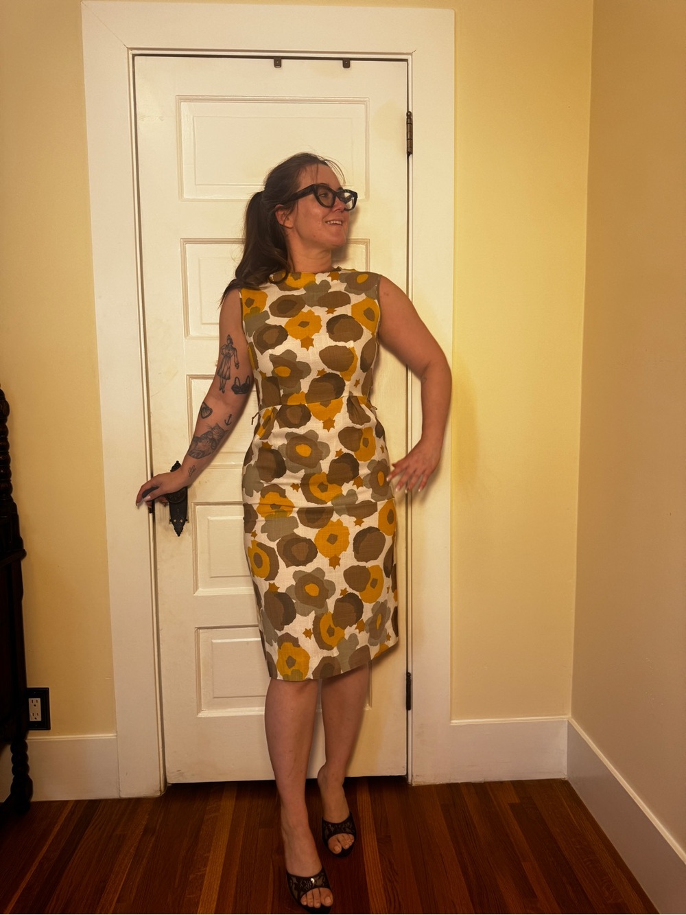 60s Vintage Floral Linen Wiggle Dress Sz M - Picture 2 of 7